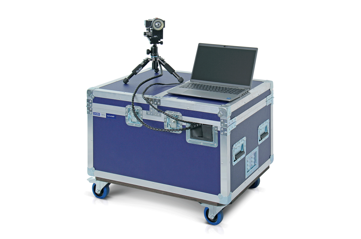 El alphaCART está alojado en un robusto maletín con ruedas
